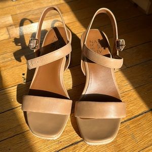 Naturalizer: Beige block heel sandals